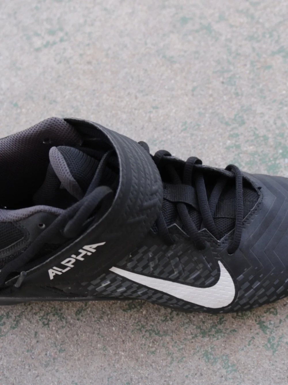 Nike Alpha Menace Varsity 2 Molded Football Cleats Men's Sz 9.5 Black AQ8154-001